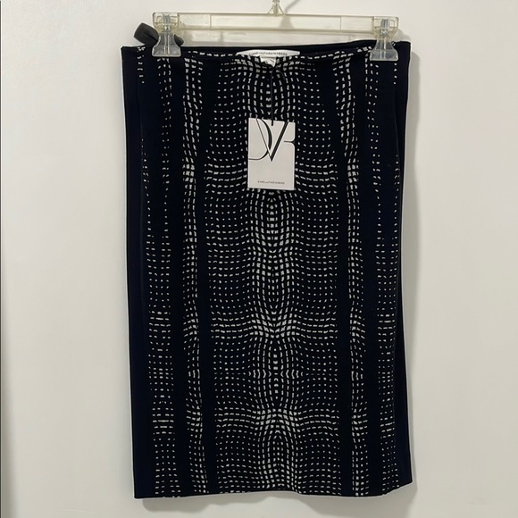 Diane Von Furstenberg Dresses & Skirts - DIANE von FURSTENBERG Knee-Length Pencil Skirt